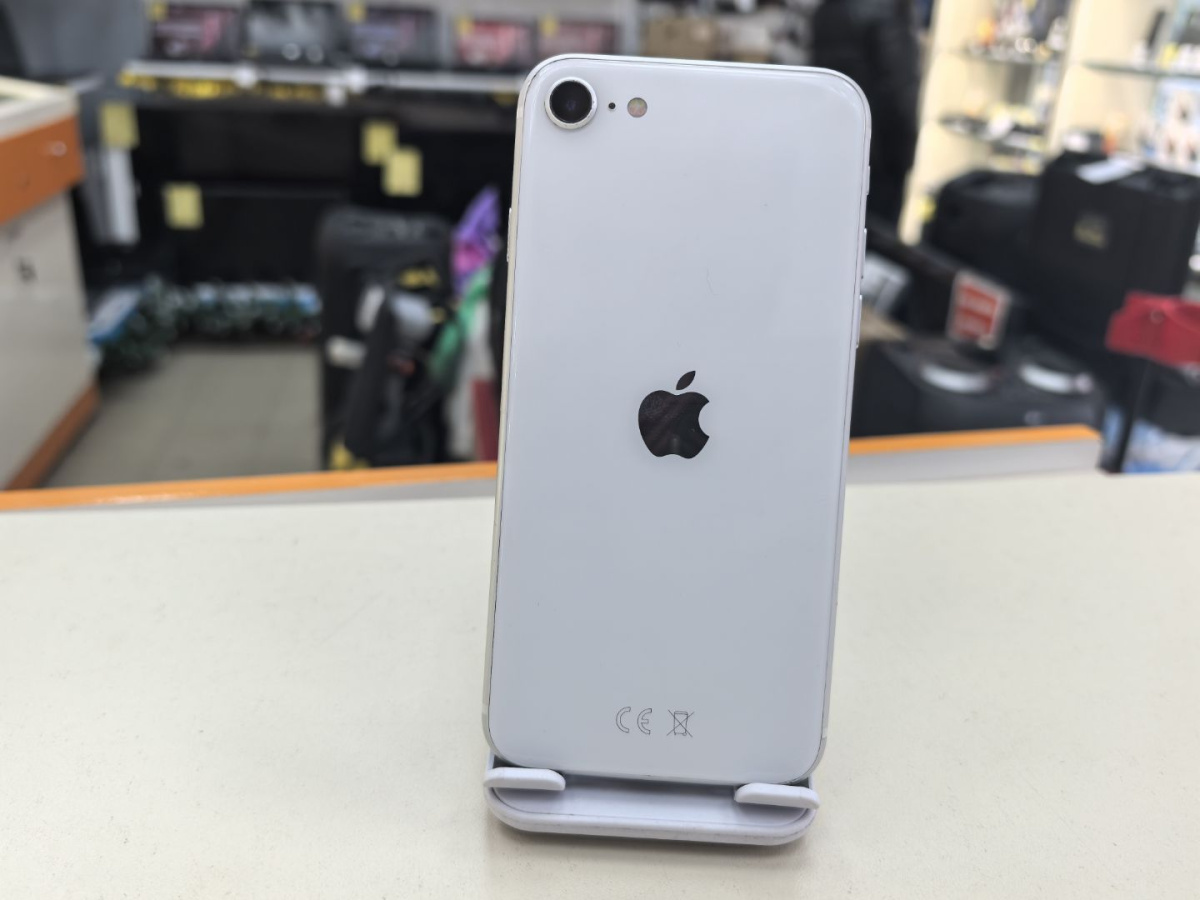 Смартфон Apple iPhone SE 2020 64Gb