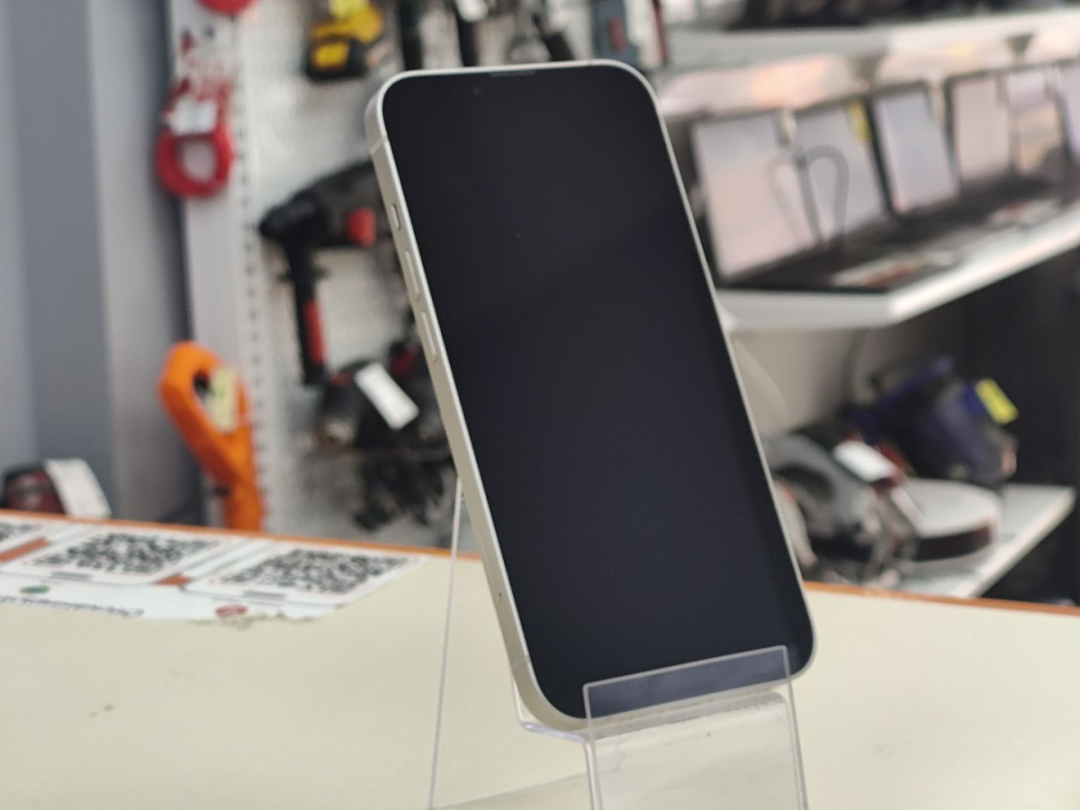 Смартфон Apple iPhone 13 128Gb