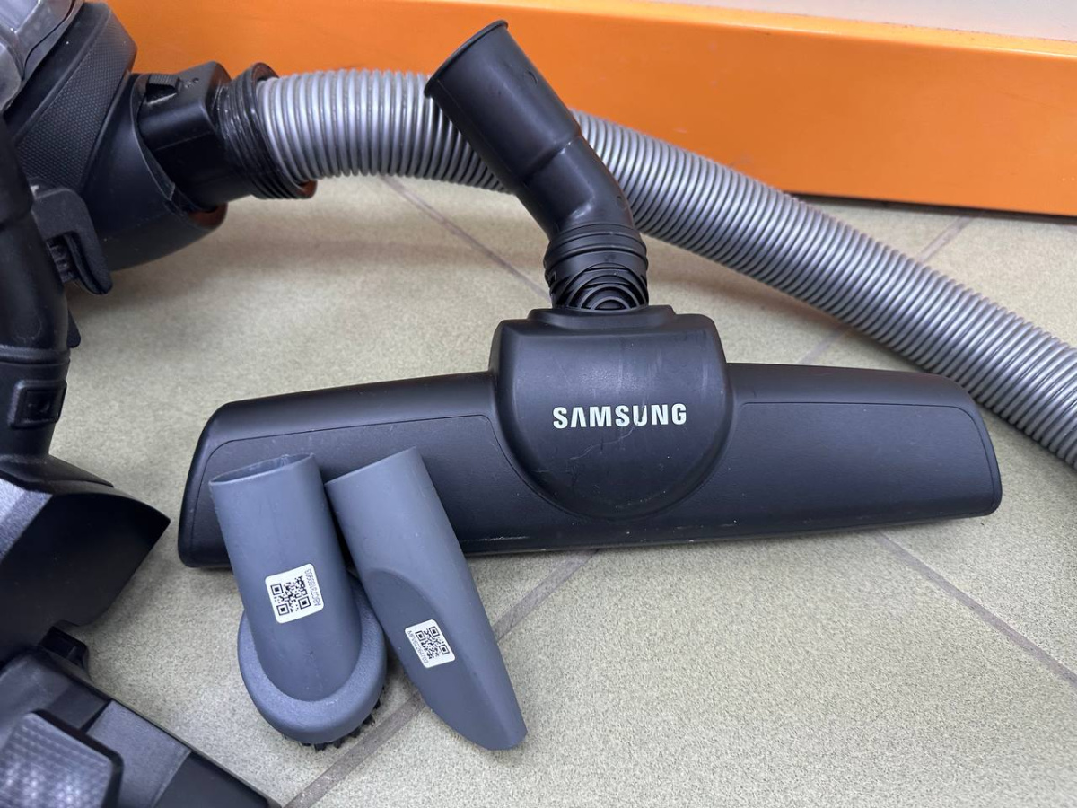 Пылесос Samsung SC15K4136VL;
