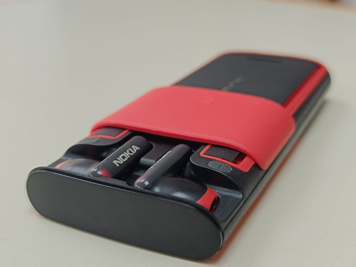 Смартфон Nokia 5710