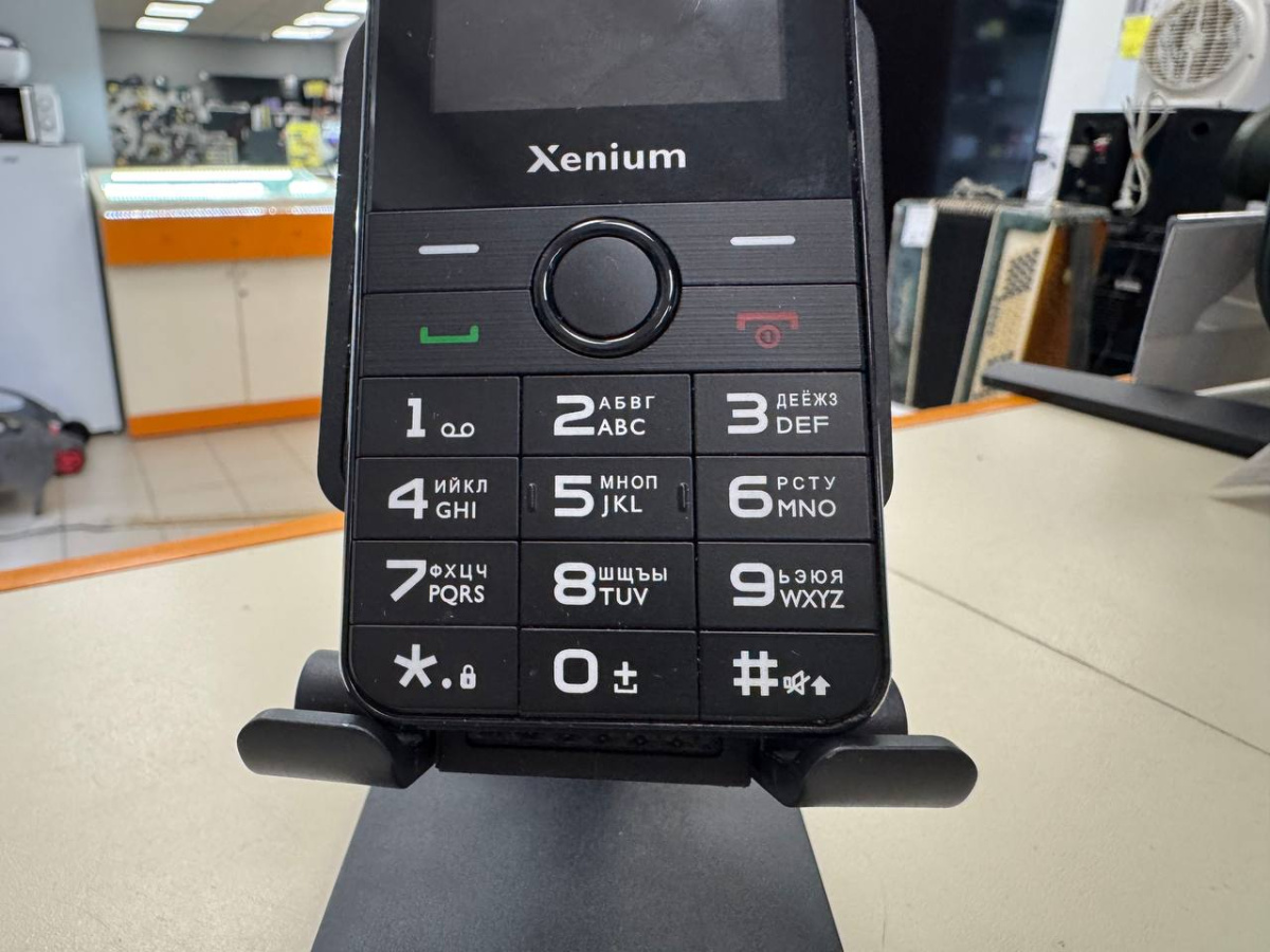 Смартфон Philips XENIUM E227