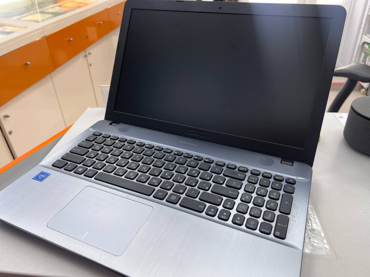 Ноутбук ASUS; Celeron N3350,  Intel(R) Graphics, 4 Гб, Нет, 500 Гб
