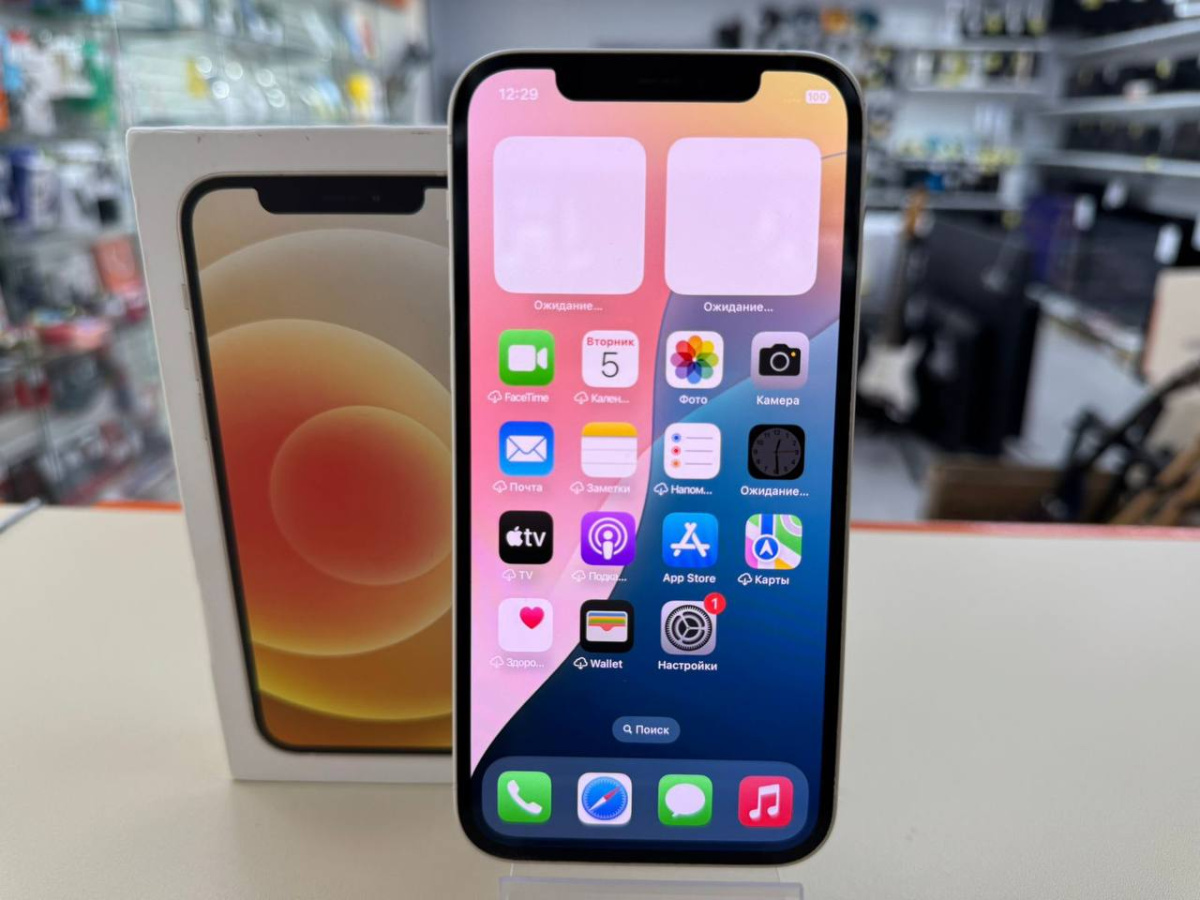 Смартфон Apple iPhone 12 64Gb