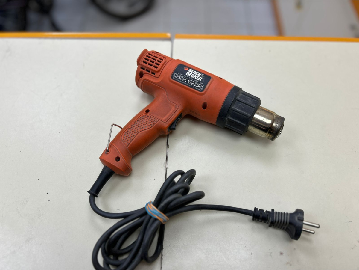 Строительный фен Black&Decrer KX1650