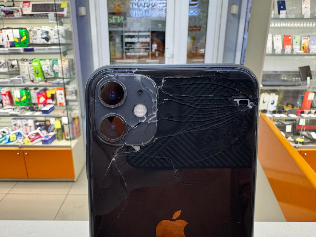 Смартфон Apple iPhone 11 64Gb