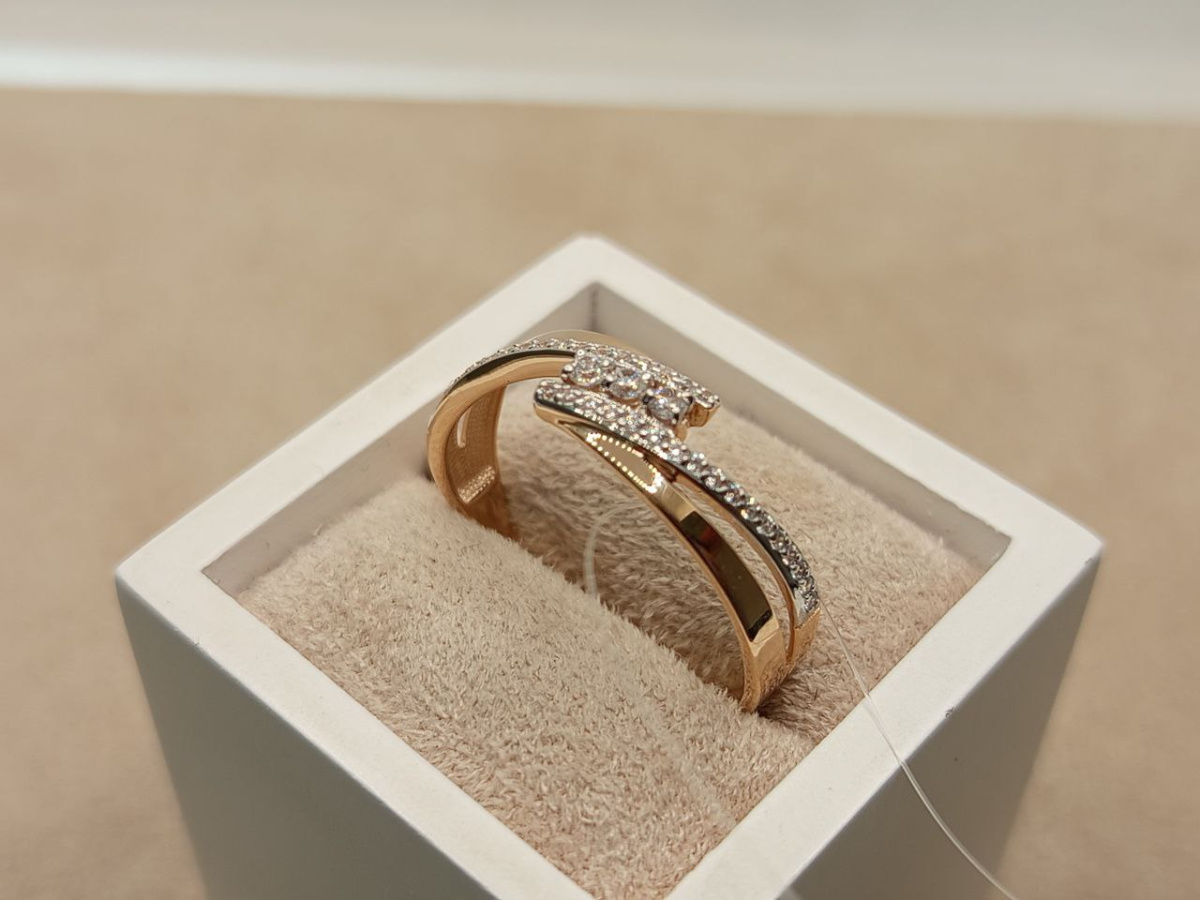 КОЛЬЦО С КАМНЯМИ (Au 585)