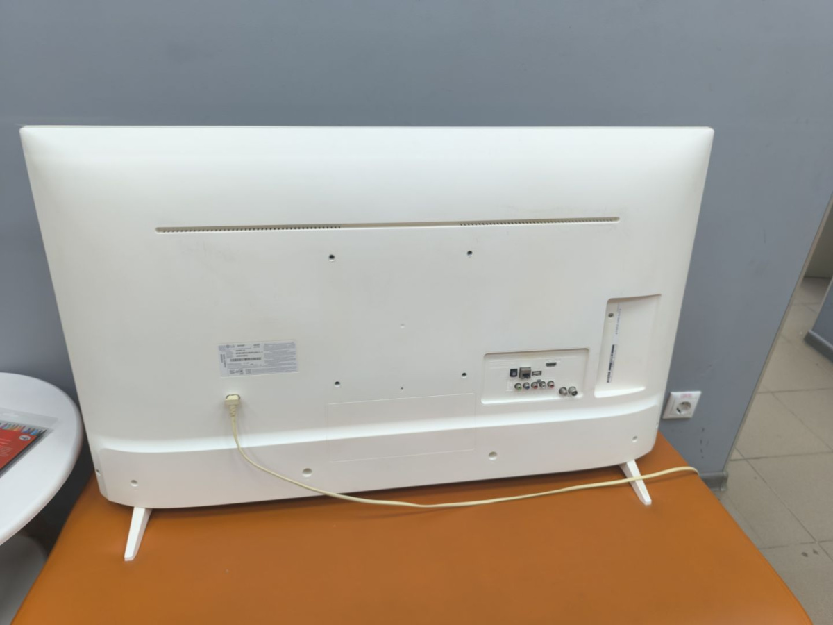 LED Телевизор LG 43UJ639V