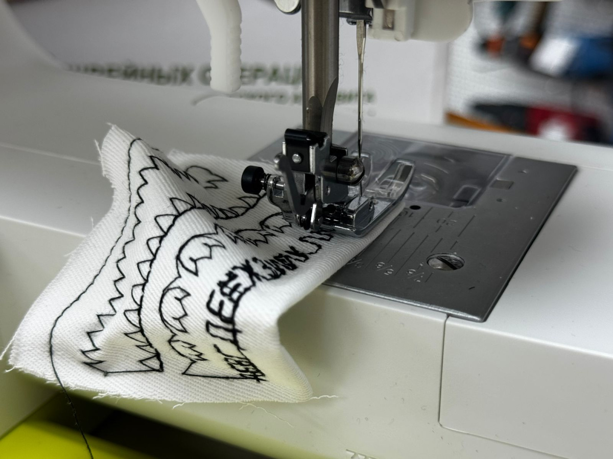 Швейная машина Necchi 5885