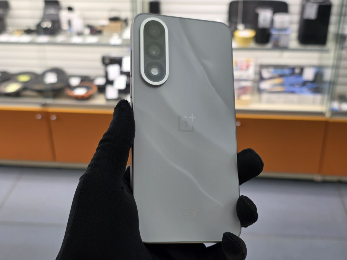 Смартфон OnePlus Nord 5 12/512