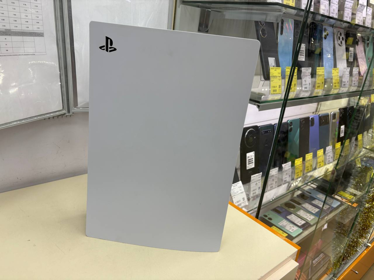 Игровая приставка PlayStation 5 825Gb (С дисководом)