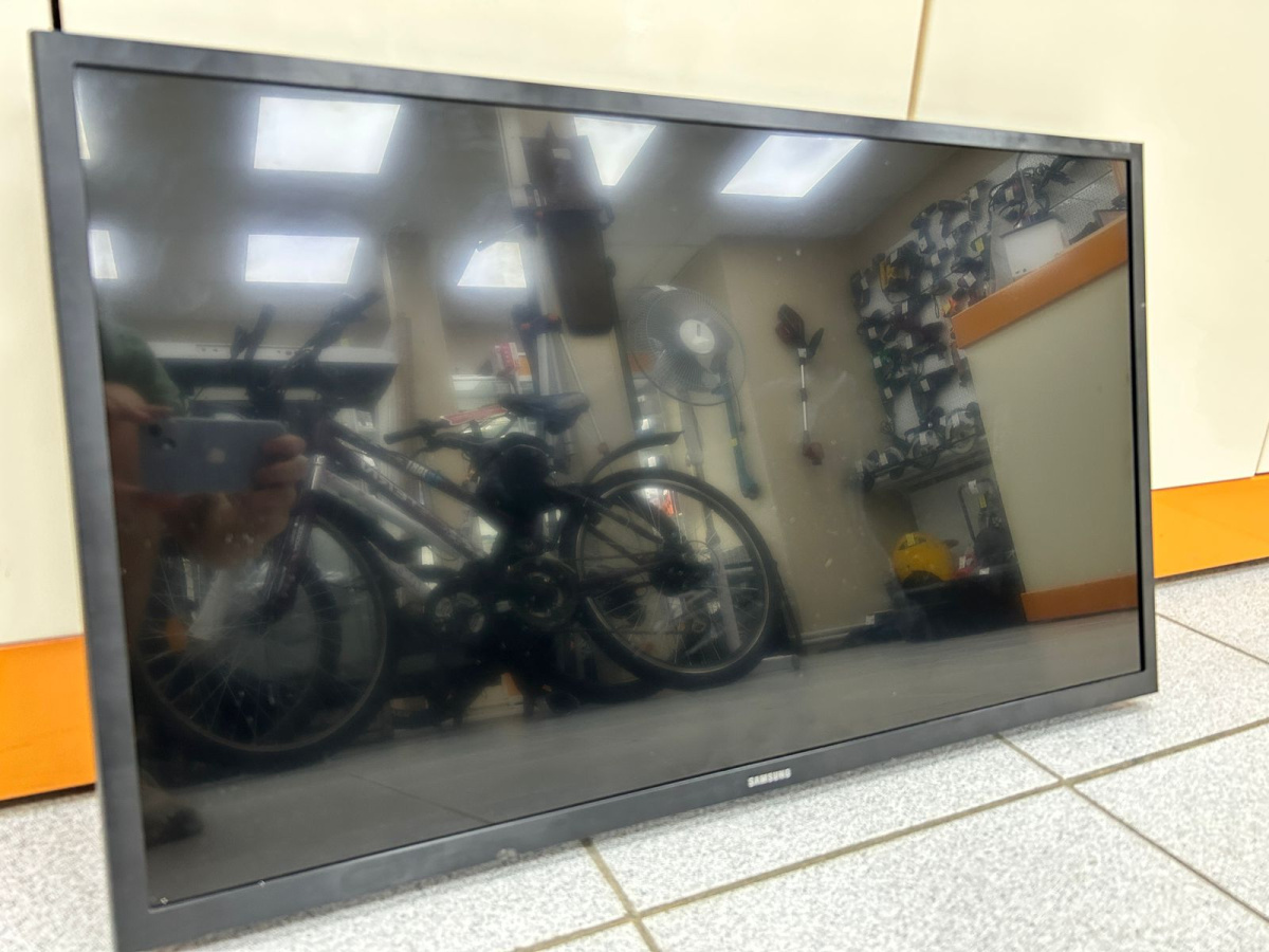 LCD Телевизор Samsung UE32EH5000W