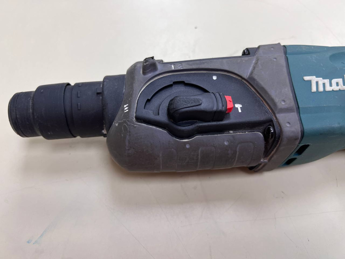 Перфоратор Makita HR2470