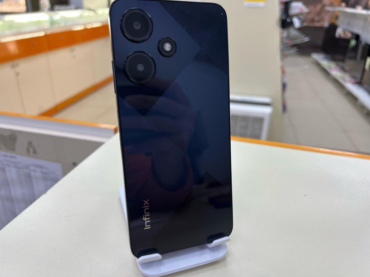 Смартфон Infinix HOT 30i 8/128
