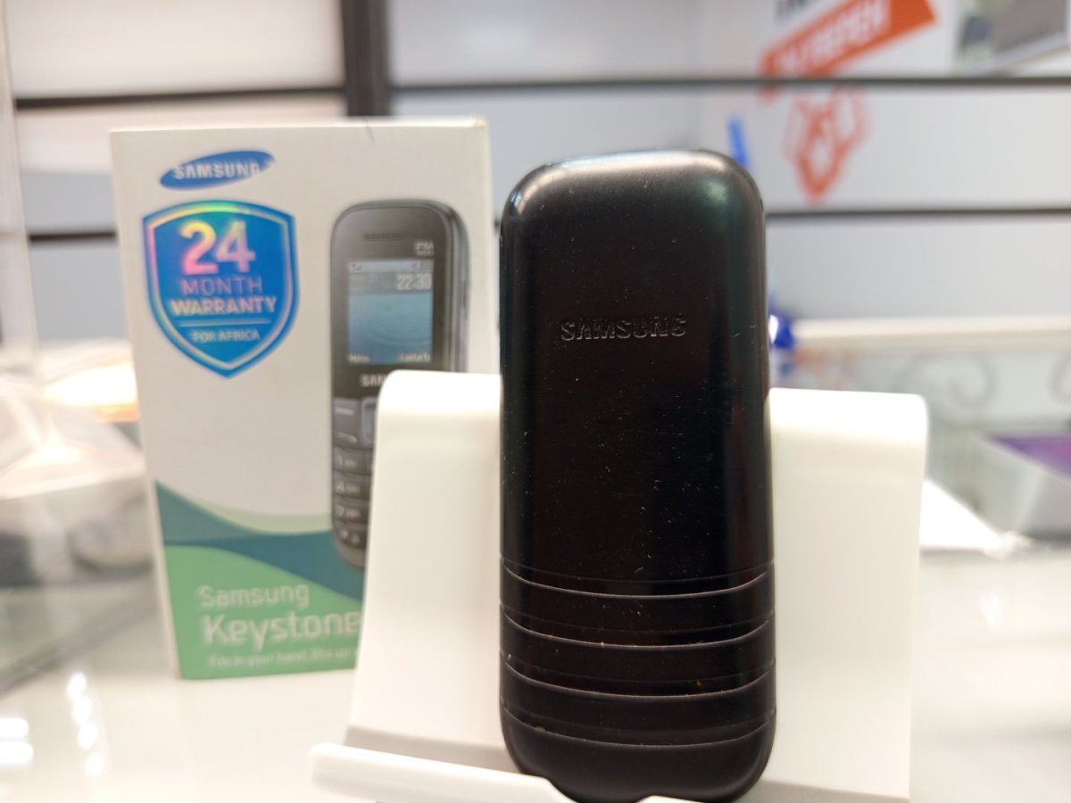 Смартфон Samsung GT-E1205