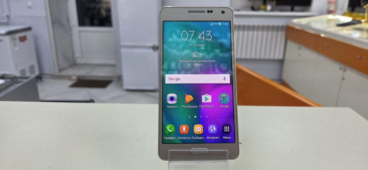 Смартфон Samsung Galaxy A5 2/16