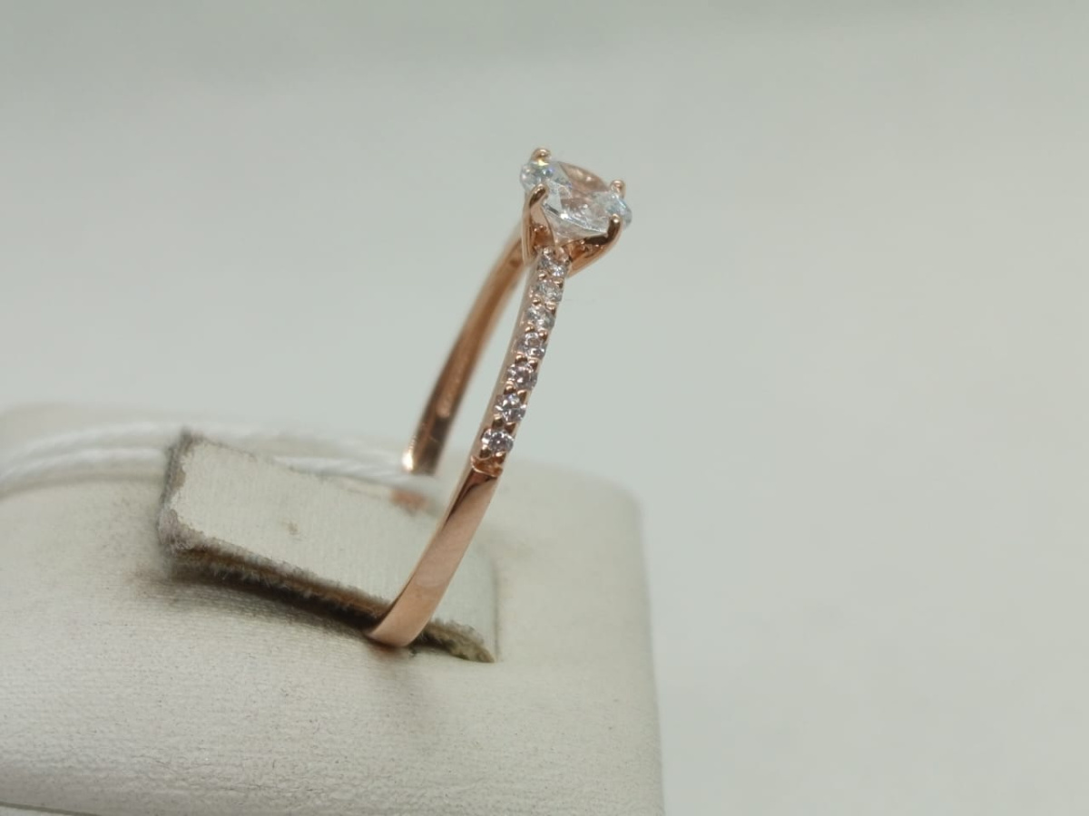 КОЛЬЦО С КАМНЯМИ (Au 585)