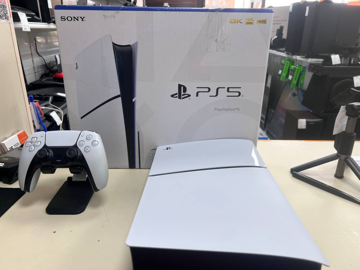 Игровая приставка PlayStation 5 Slim 1TB (С дисководом) Игровая приставка PlayStation 5 Slim 1TB (С дисководом)