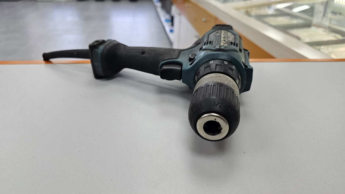 Шуруповерт Makita DF330D