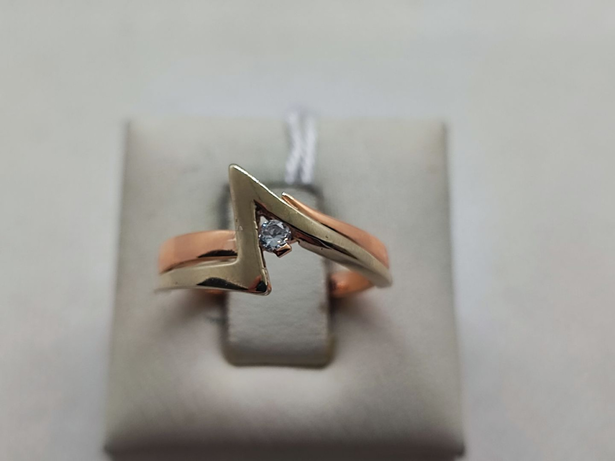 КОЛКМ585 КОЛЬЦО С КАМНЕМ (Au 585)