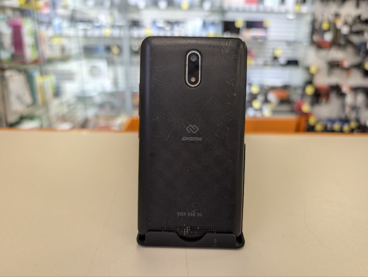 Смартфон Digma VOX V40 3G