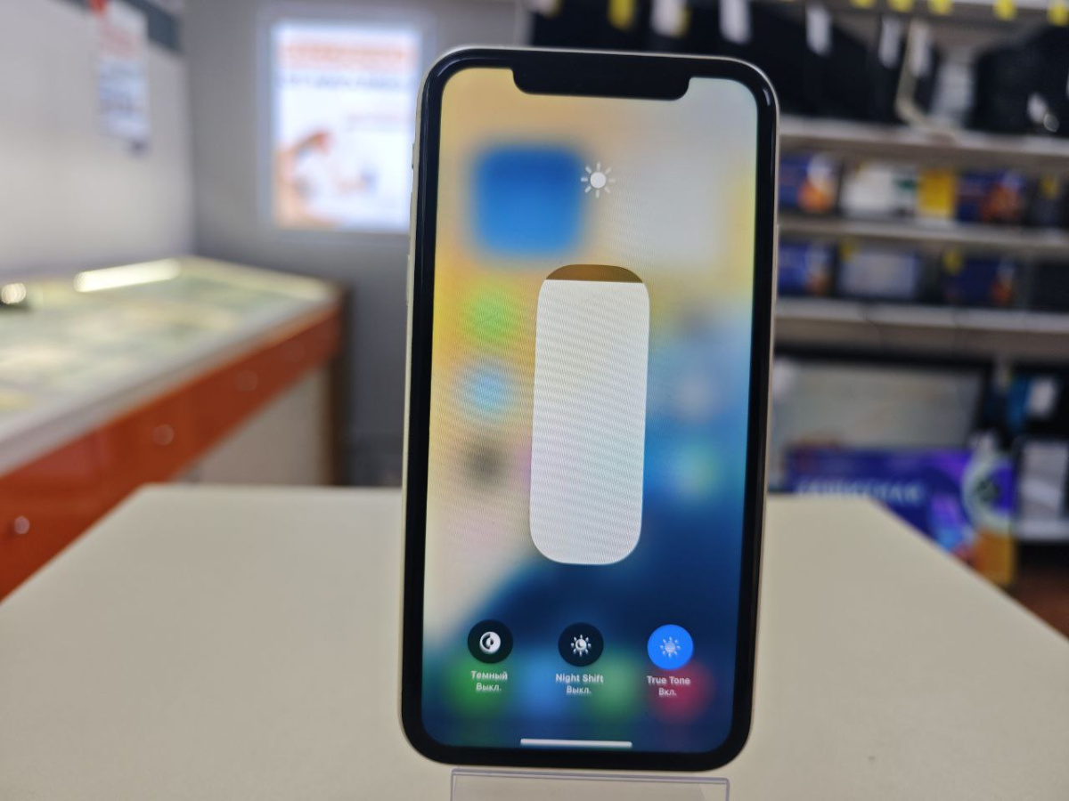 Смартфон Apple iPhone 11 64Gb