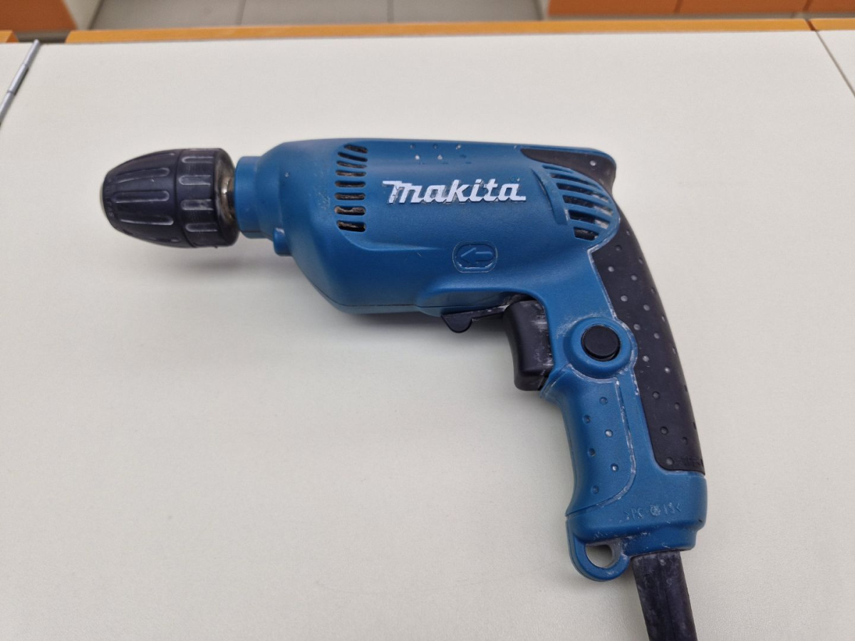 Дрель-безударная Makita 6413;