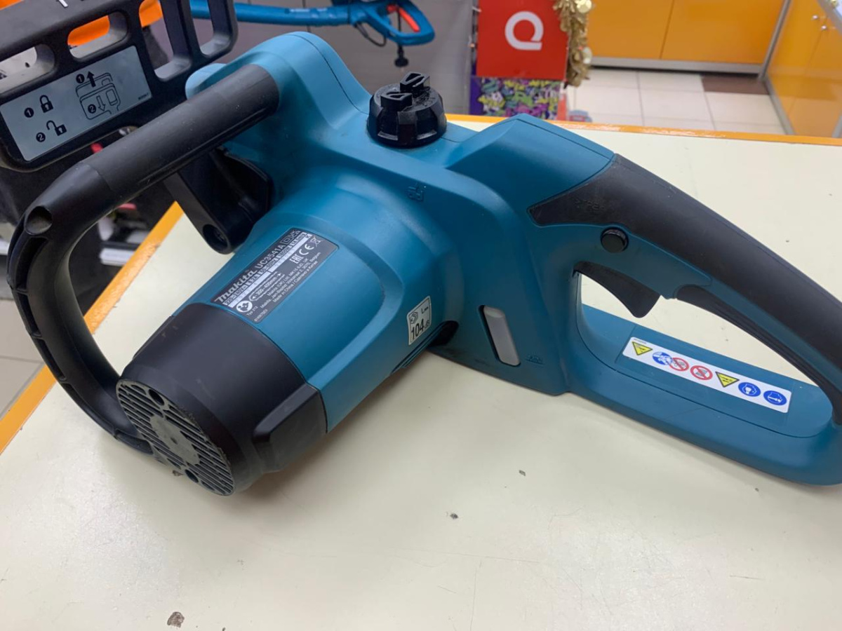 Электропила MAKITA UC3541A