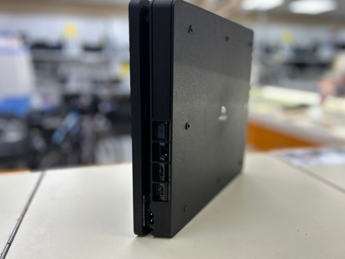 Игровая приставка PlayStation 4 Slim 1Tb Игровая приставка PlayStation 4 Slim 1Tb