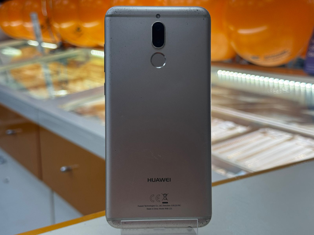 Смартфон Huawei Nova 2i