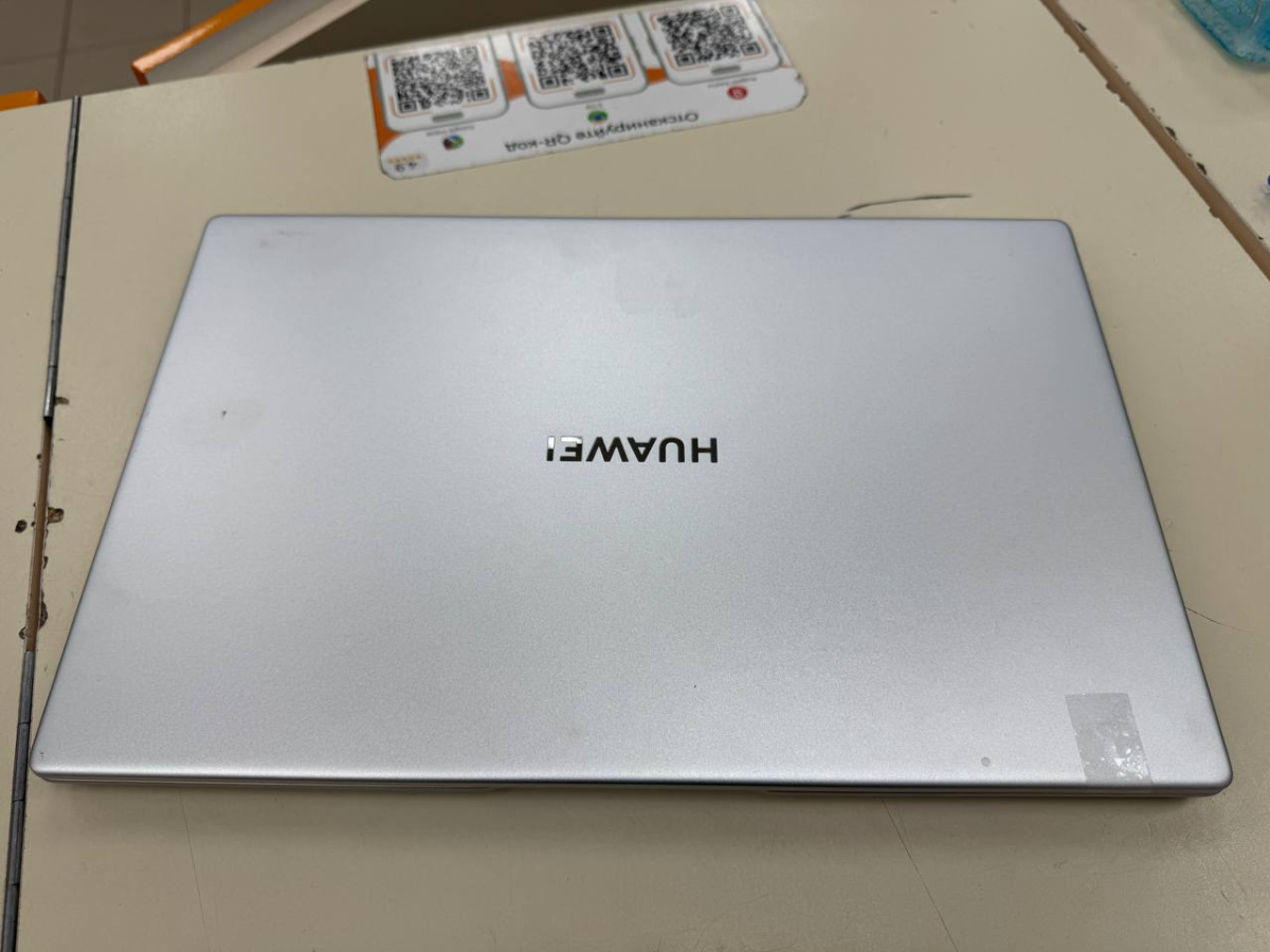 Ноутбук Huawei; Ryzen 7 5700U, AMD Radeon (TM) Graphics, 8 Гб, 512 GB, Нет