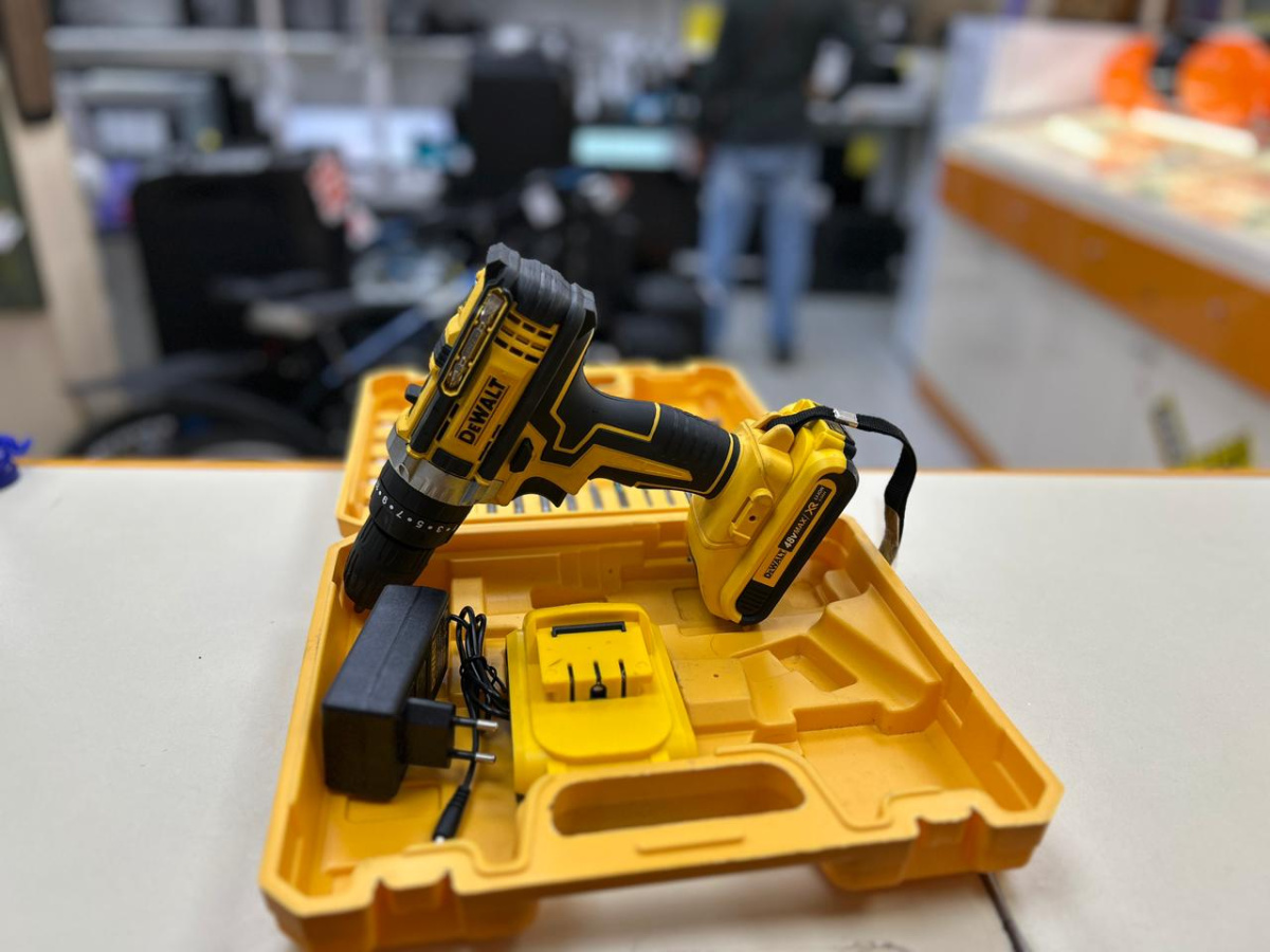 Шуруповерт Dewalt 18-25 n.m