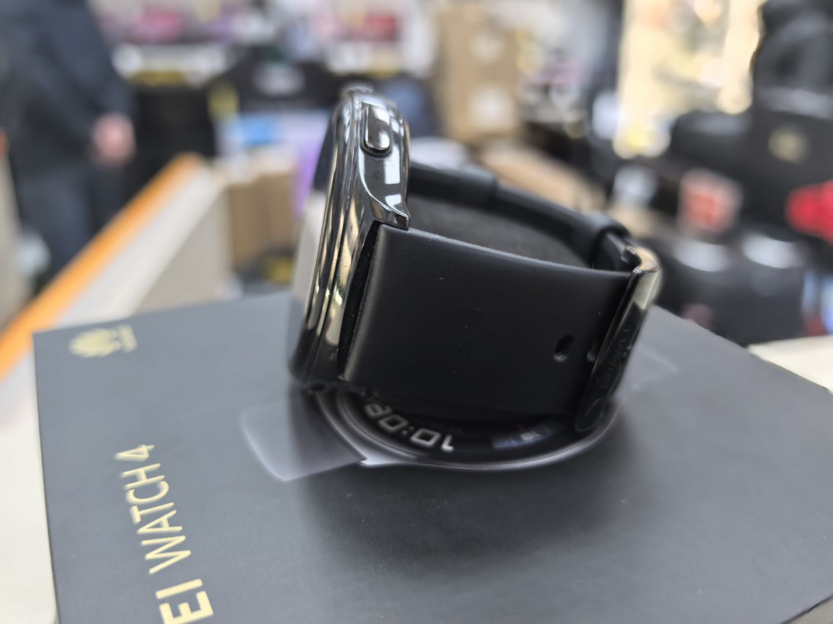 Смарт-часы Huawei WATCH 4