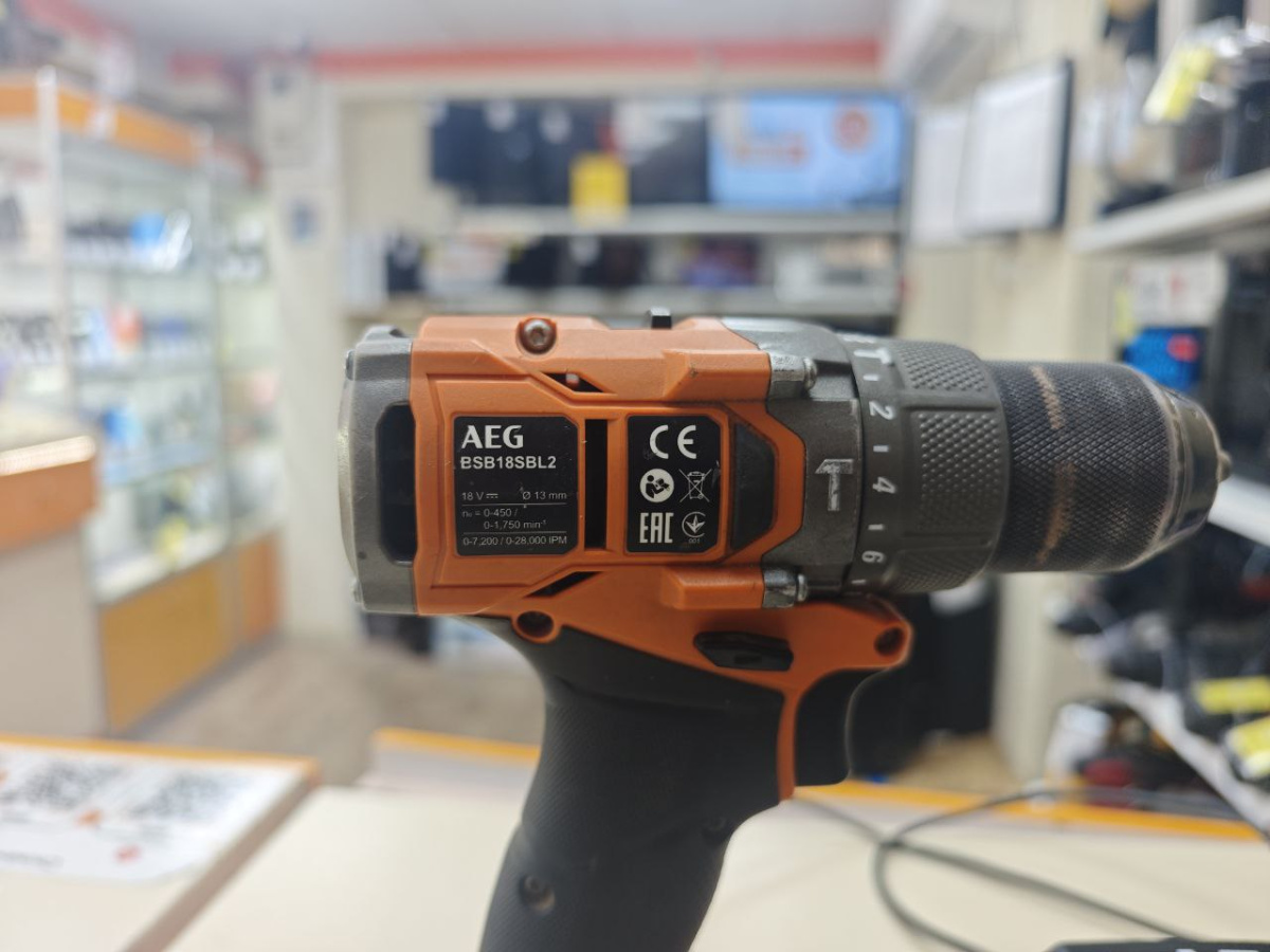 Шуруповерт AEG BS18SBL