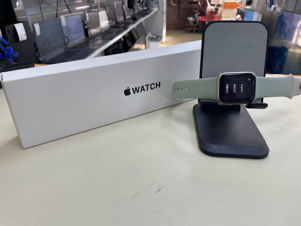 Смарт-часы Apple Watch SE 2022 40mm