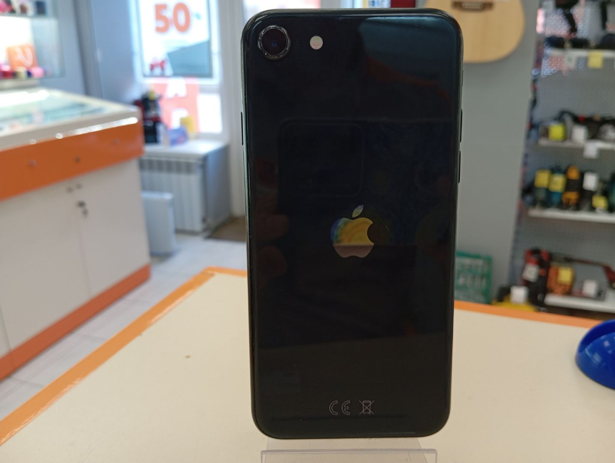 Смартфон Apple iPhone SE 2020 64Gb