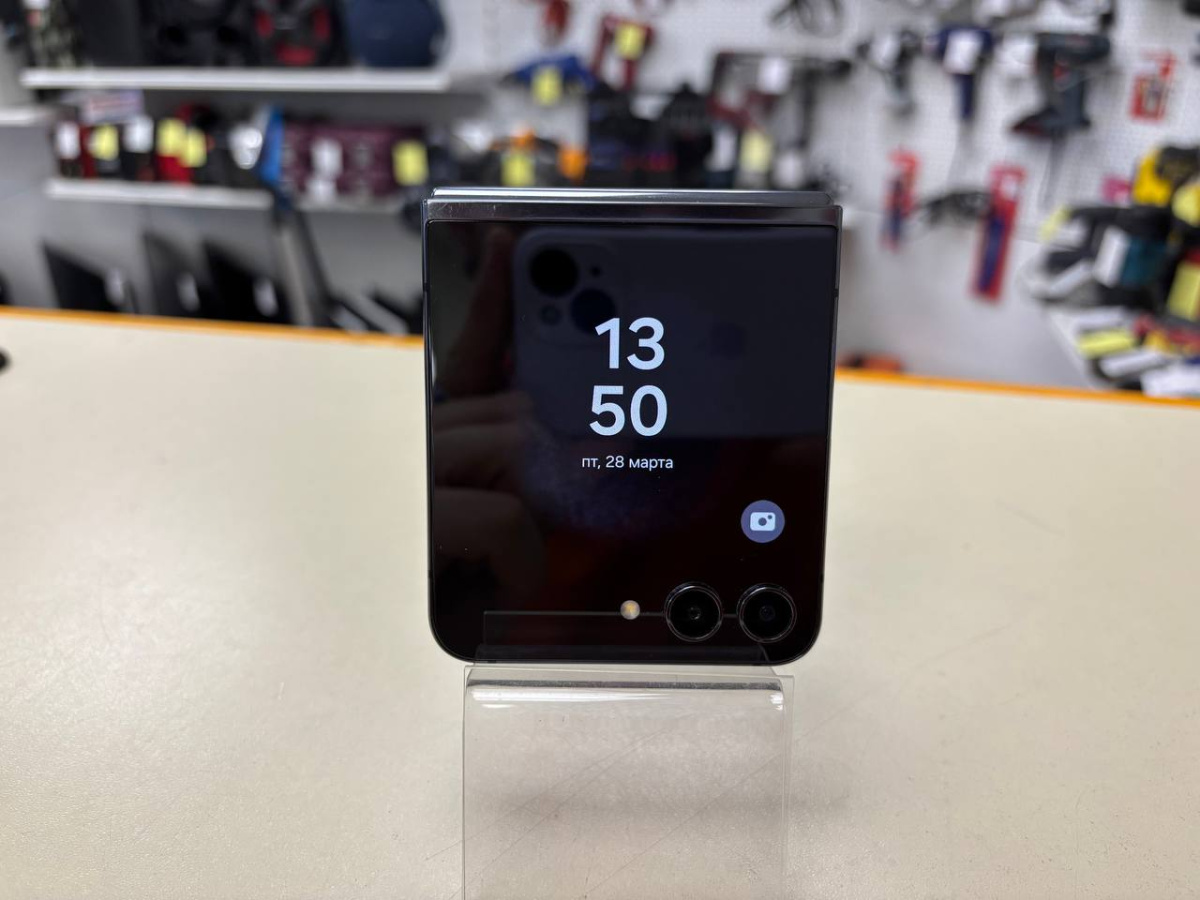 Смартфон Samsung Galaxy Z Flip 5 8/256