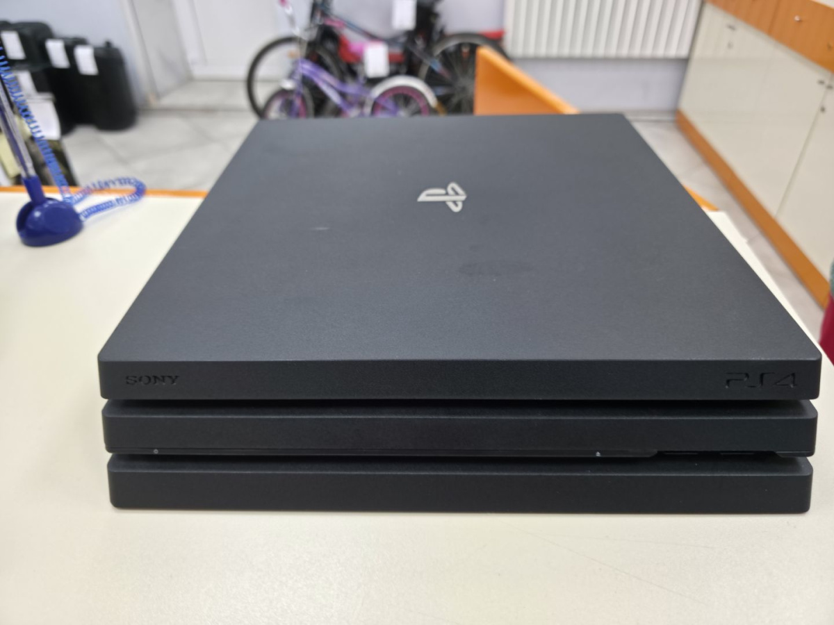 Игровая приставка PlayStation 4 Pro 1Tb