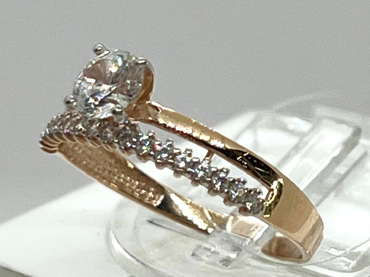 КОЛЬЦО С КАМНЯМИ (Au 585)