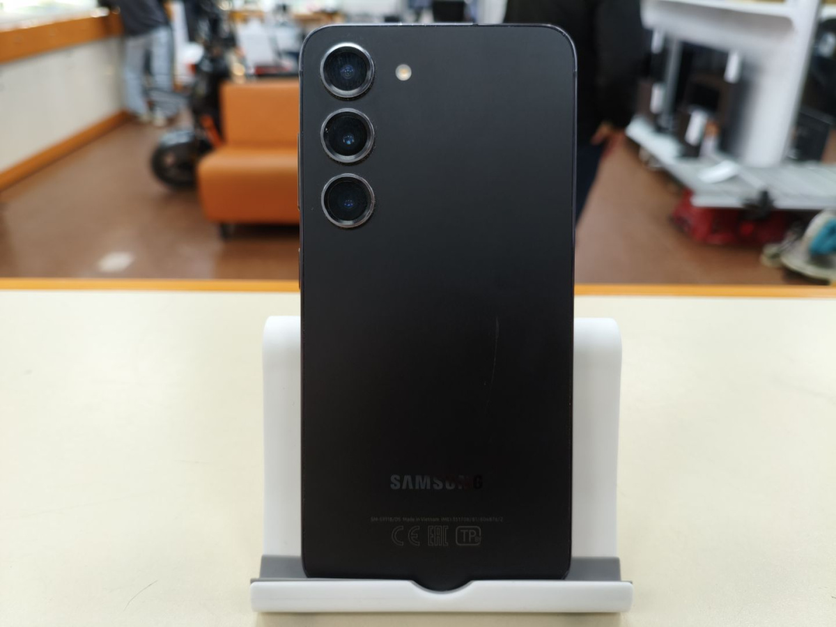 Смартфон Samsung Galaxy S23 8/256