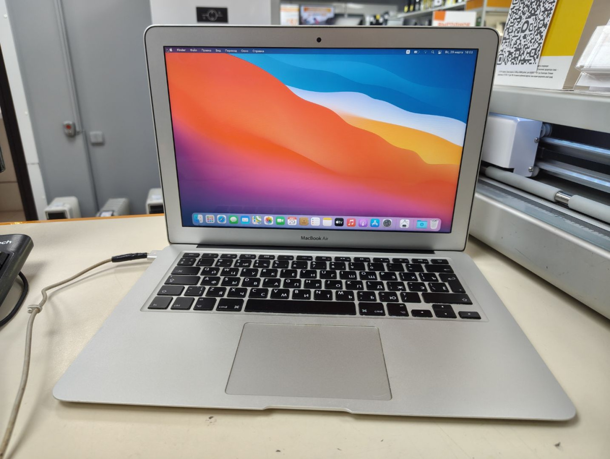 Ноутбук Apple MacBookAir i5-13 дюймов(2017) A1466
