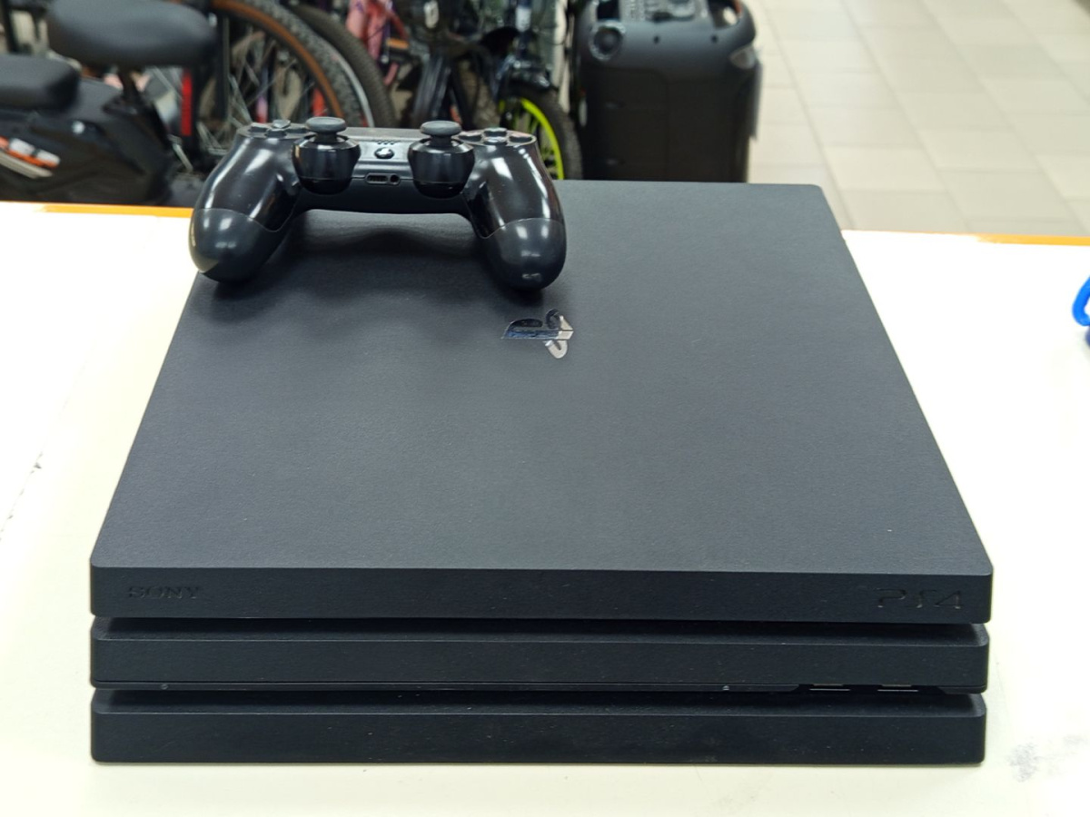 Игровая приставка PlayStation 4 Pro 1Tb