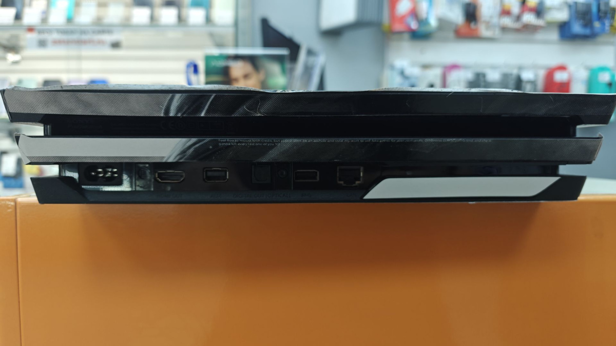 Игровая приставка PlayStation 4 Pro 1Tb