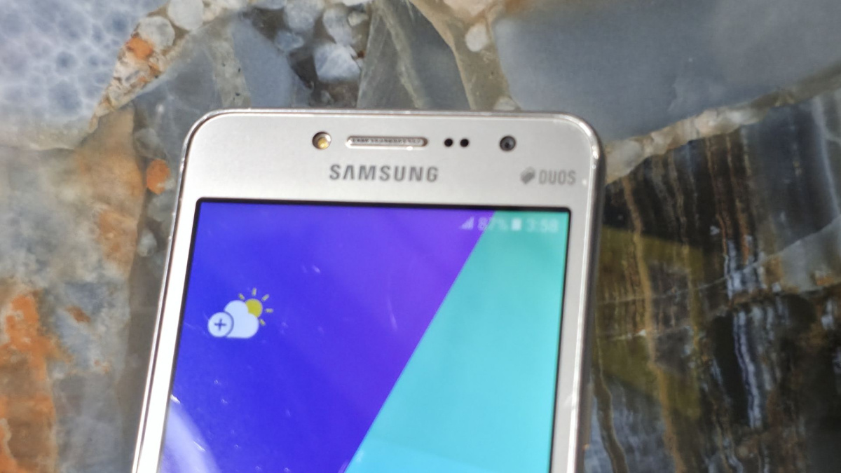 Смартфон Samsung Galaxy J2 Prime