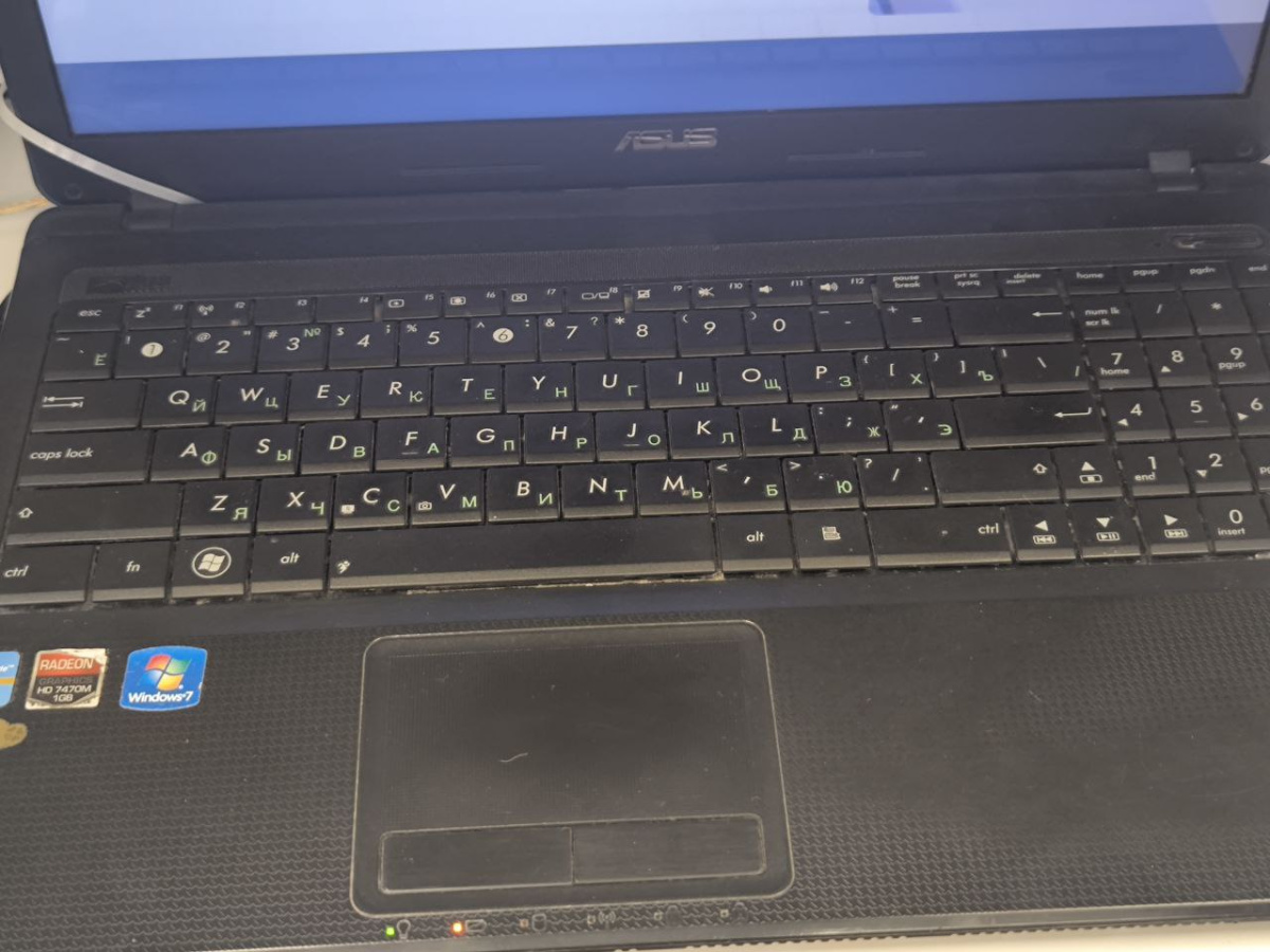 Ноутбук ASUS I31s; Core i3-2310M, GeForce GT 520M, 4 Гб, 320 Гб