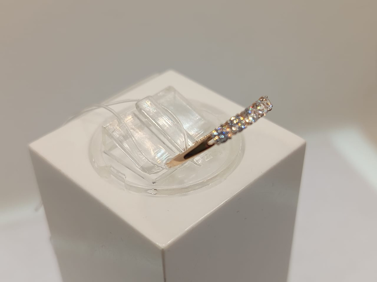 КОЛЬЦО С КАМНЯМИ (Au 585)