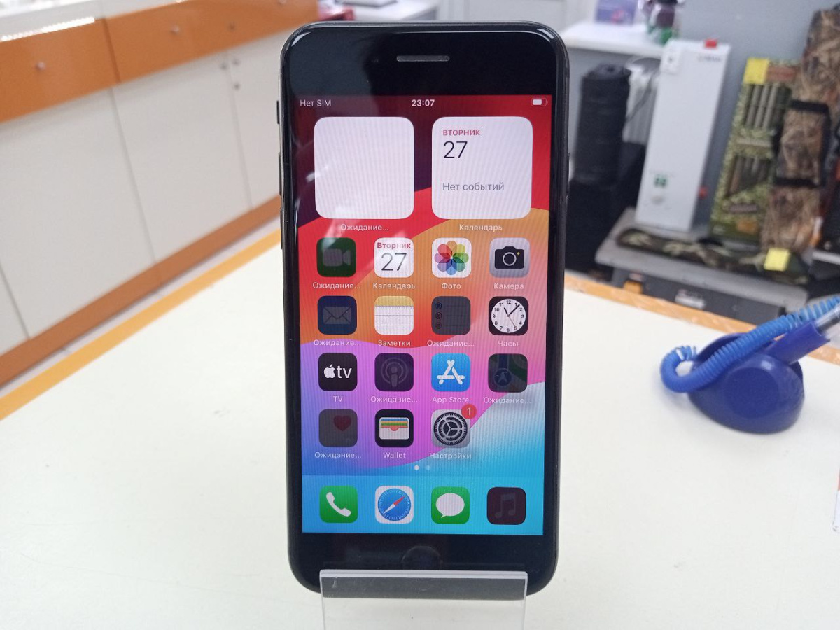Смартфон Apple iPhone SE 2020 64Gb