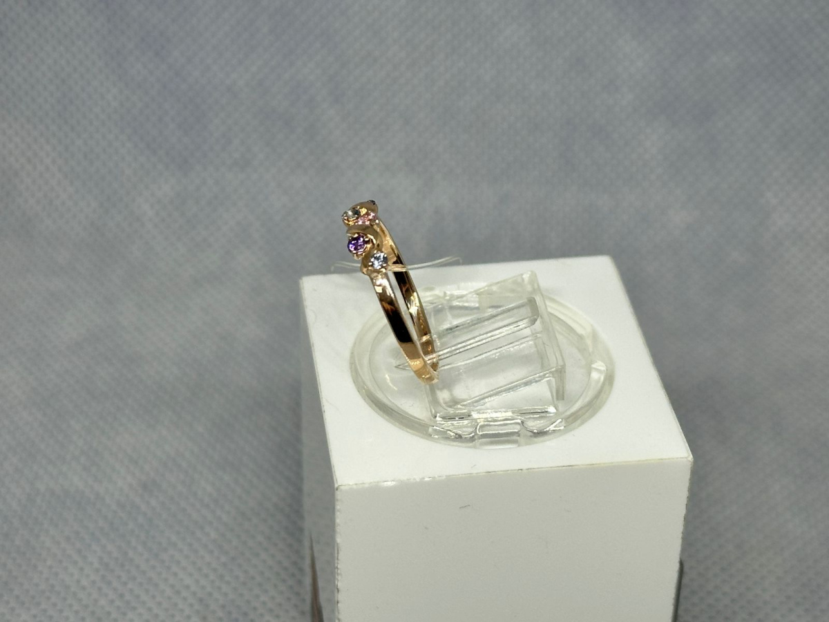 КОЛЬЦО С КАМНЯМИ (Au 585)