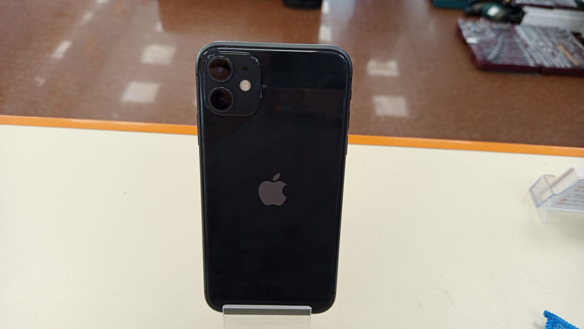 Смартфон Apple iPhone 11 64Gb