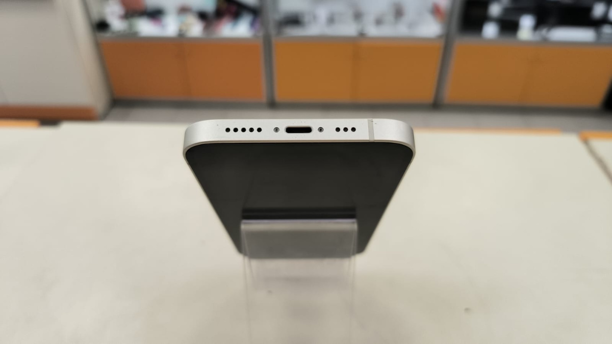 Смартфон Apple iPhone 13 128Gb