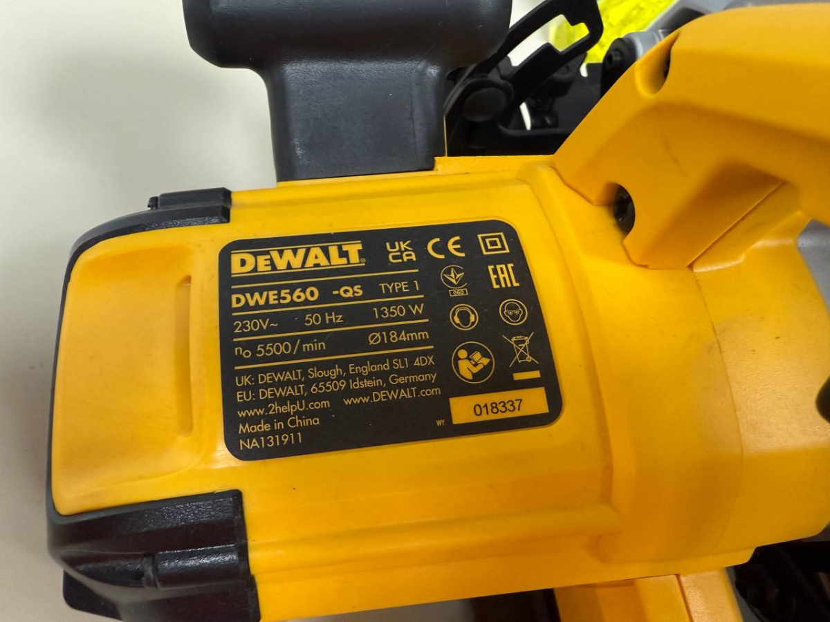Дисковая пила Dewalt DWE 560